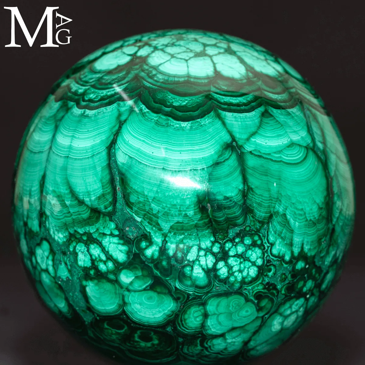 Sfera in Malachite – Il Linguaggio delle Forme.