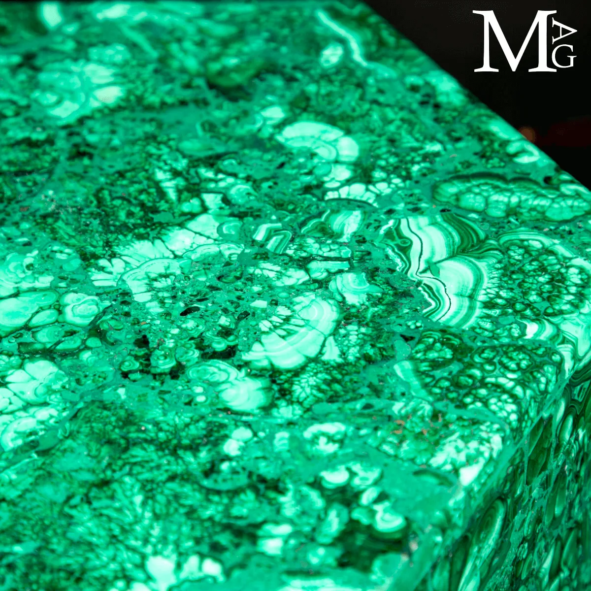 Grande Scatola Esagonale in Malachite – Mosaico.