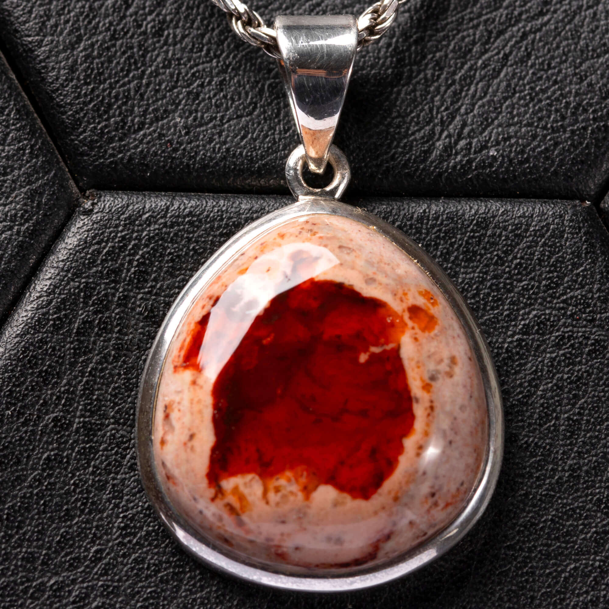 Ciondolo In Argento 925 Con Opale Naturale Etiope Arancione 56,85 Ct – Fatto A Mano
